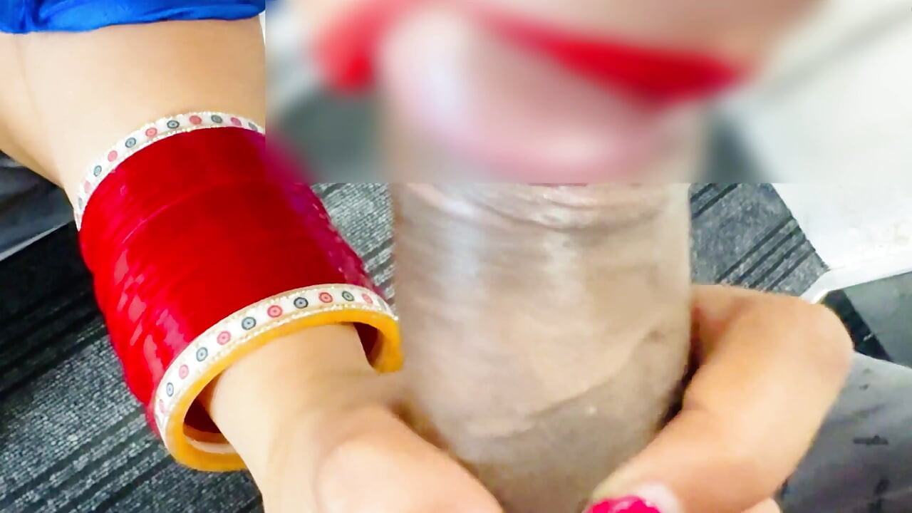 Ev sahibi teyze kira istedi ama ödeyemediği için çığlık atmaya başladı, bu yüzden eve gitti ve bir ders verdi.
