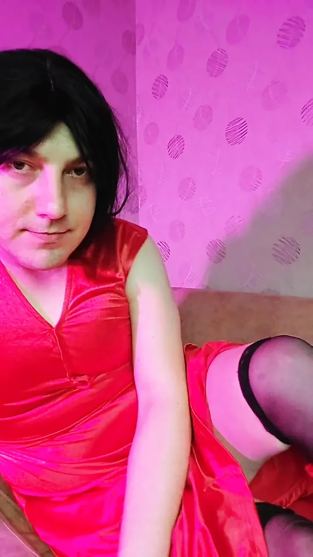 Güzel ladyboy canlı hayranlarıyla konuşuyor, tatlı ve güzel anları paylaşıyor