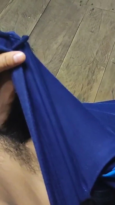 Adam spor pantolonuna üç kez boşalıyor | Bölüm 1