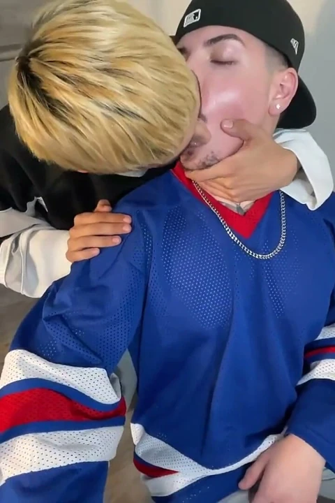 Latin Haydutlar Prezervatifsiz Sert Sikişiyor Cholos Eşcinsel Seks