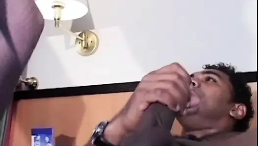 Milly D'abbraccio Güzel Siyah Bir Penis Alıyor