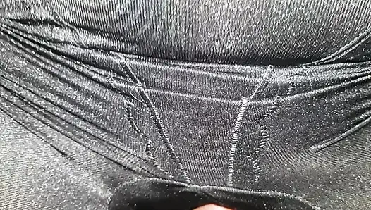 Doğal büyük göğüsler ve büyük götlü Hintli genç kız sert sikişiyor ve döl için emiyor