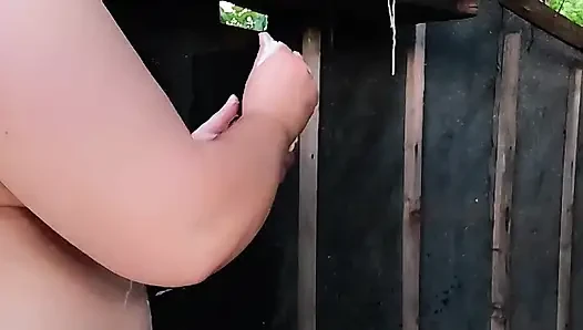 Seksi tanya açık köyde yaz duşunda çamaşır yıkıyorum