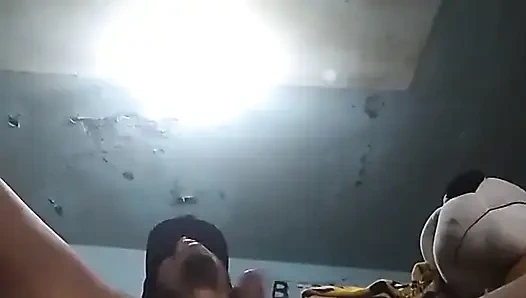 Sertleşmiş penisimle yalnız kaldım