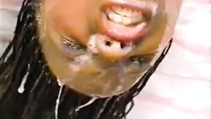 Siyah kaltak döl seviyor