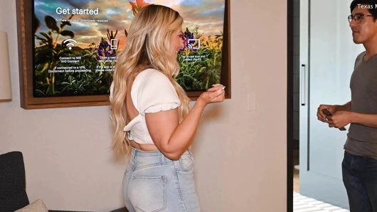 (bunu izle) annenin arkadaşı seni boşalmak için büyük beyaz kıçını kullanıyor!! jenna mane genç adam sikikleri