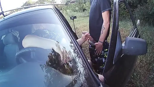 Arkadaşımı parka getirdim ve ona sikimi emmesi için verdim