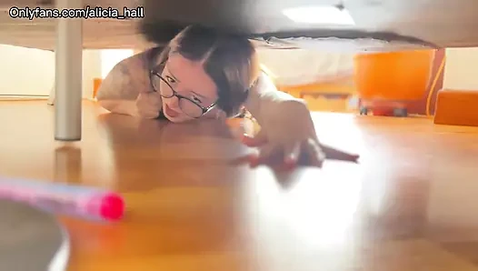 Üvey kız kardeşim Alicia Hall koçun altında götü açık kaldı ve onu siktim