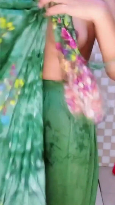 Потрясающий момент из "Мой сексуальный душ бхабхи в ванной"