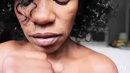 Boşalma derlemesi seksi zenci orta yaşlı seksi kadın döl seviyor