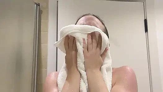 Duşta sekse meraklıyım