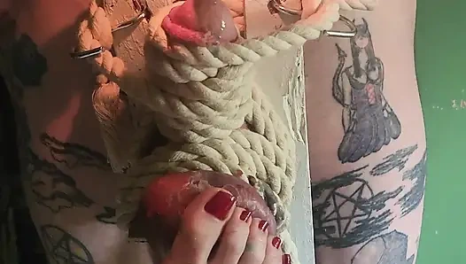 Goode kız mum ışığında kırbaçlıyor bölüm 2