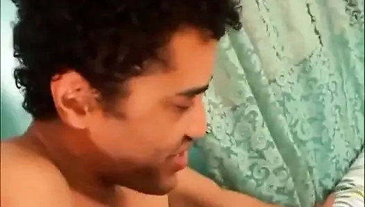 Büyük siyah yarak üzerinde büyük zenci götü