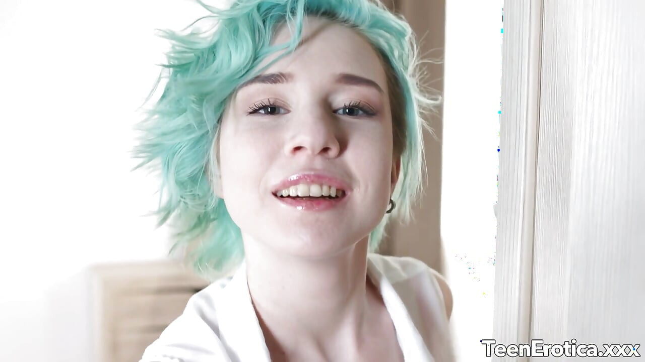 Alice anal seks yapıyor glutton