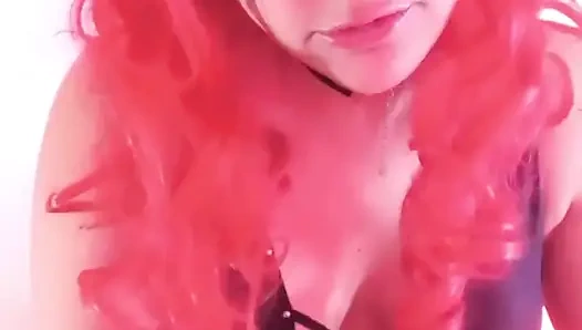 Kızıl saçlı şeytan ruhunu baloncukla boşaltıyor - tavşan looner