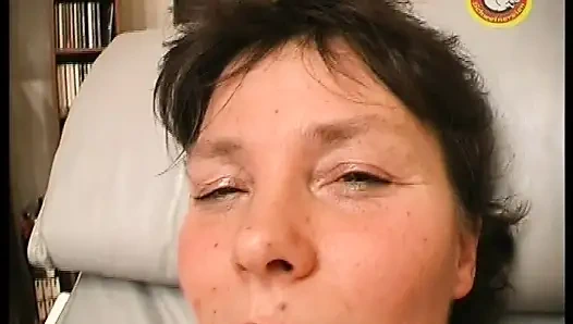 Alman Kapılarının Arkasında Özenle Siktir Edilir - Tam Film