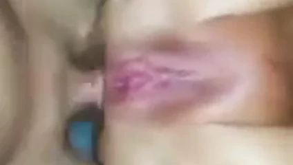 Kız götünü sikerken yarağın her yerine fışkırtıyor