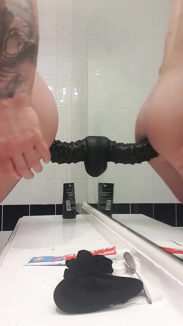 12 inçlik büyük siyah dildo yolculuğu