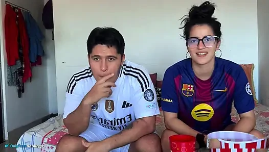 Futbol maçını izliyor ve o bahis kaybediyor
