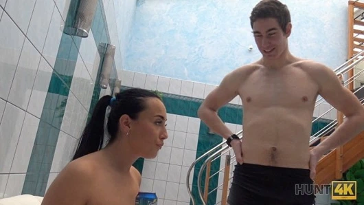 Hunt4k. spa sahibi parlak genç kızı satın alabiliyor