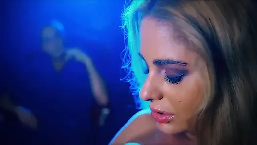 Cathy Heaven azgın bir striptizci