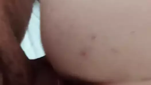 Genç sevgili karımla sikişiyor