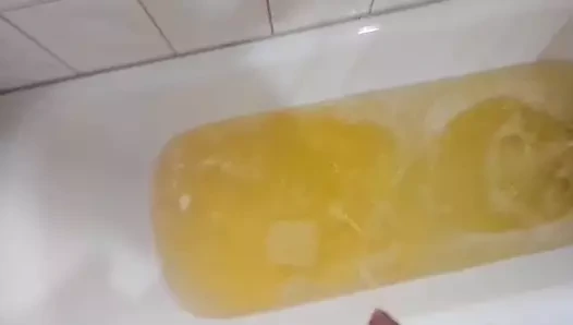 5l işemek ile benim ilk çiş banyo