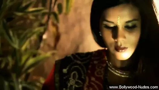 bebek itibaren exoitc bollywood hindistan