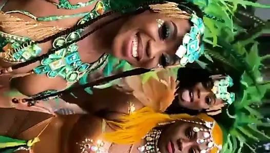 karnaval 1 Dominik siyah babes