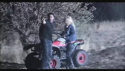 Gece yarısı sikişiyor