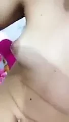 Zayif pembe amli citir kiz soyunuyor