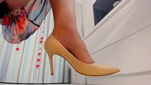 Hadi araba oynayalım. Devleri oynamayı sever misin?