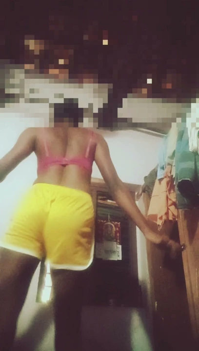 Hint femboy crossdresser dans ediyor