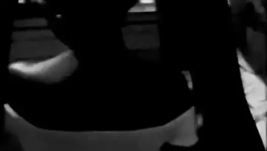 Arkadaşımın karısını zengin ediyor