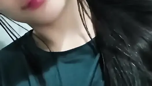 Üvey anne gece geç saatlerde yarağı tutuyor