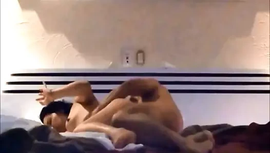 Mi esposa disfrutando la verga de su amante