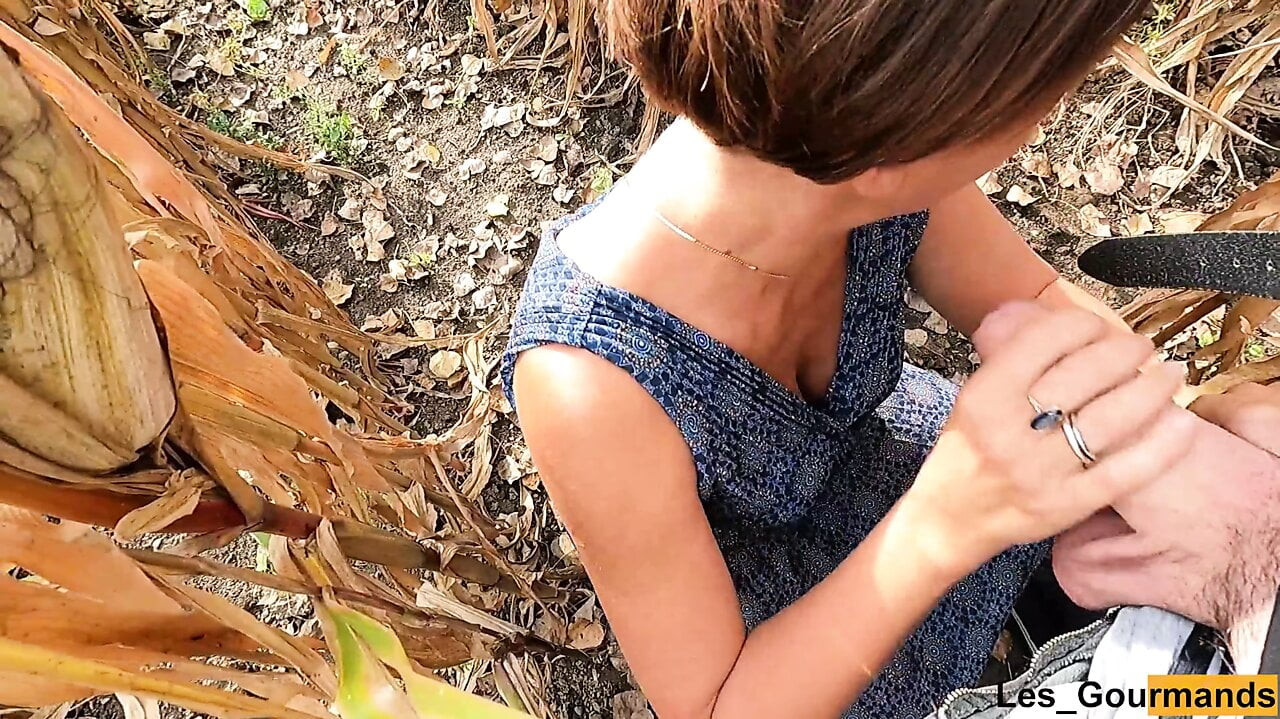 Benim tanga onun horoz boşaltmak için seviyorum
