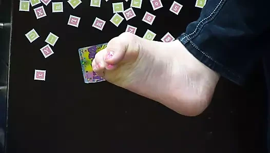 Victoria'nın ayağı ve çatırdayan ayak parmakları