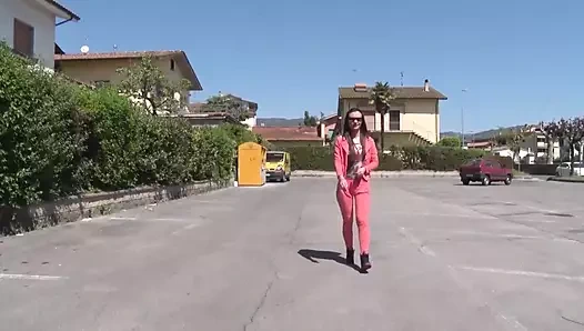 Bu İtalyan orta yaşlı seksi kadınlar için büyük yaraklar