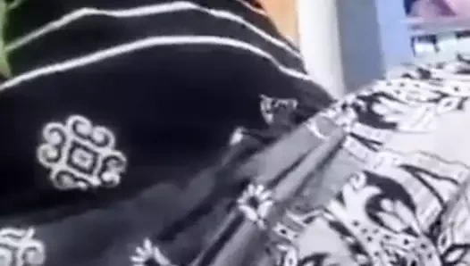 Desi yenge koymak brinjal içine kedi