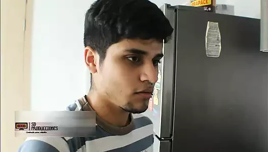 Ateşli Hintli azgın üvey erkek kardeşiyle karanlıkta sikişiyor - İngilizce porno