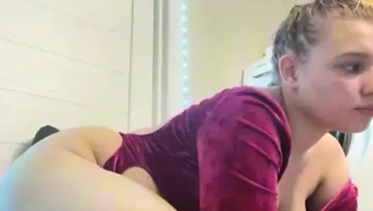 Big ass with anal plug jucielussie