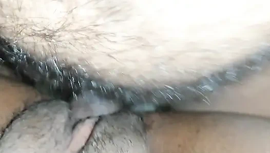 Üvey oğlumun doğum günü oldu, arkadaşı beni sikiyor