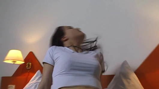 Eski kız arkadaşımla gerçek orgazm. Önümde mastürbasyon yapıyor