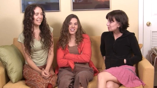 Basit kurallarla Striptiz Rock Kağıt Makas oyunu