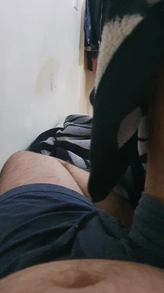 Adım anne yakalandı adım oğul mastürbasyon kapalı altında battaniye