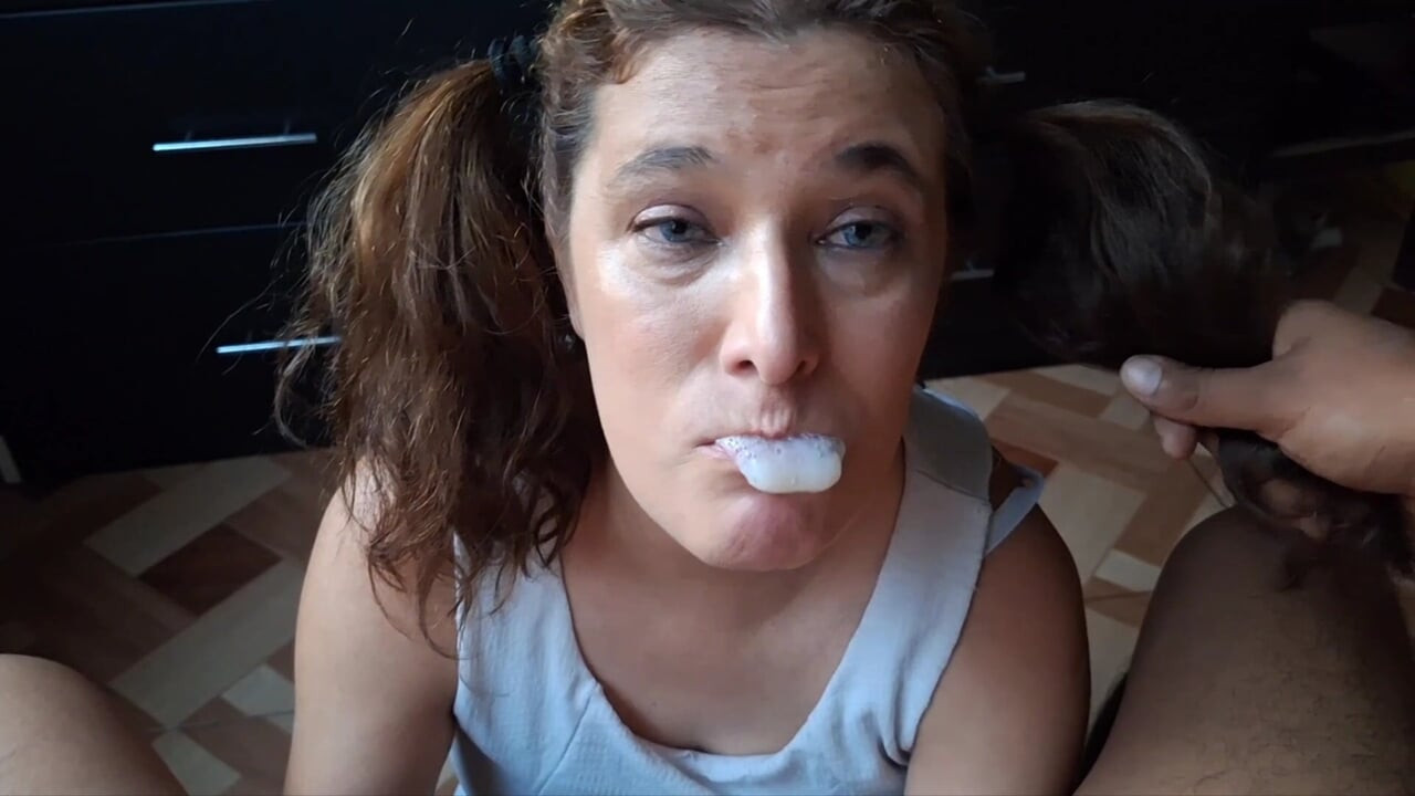 Üvey kız üvey babasının dölünü yuttu
