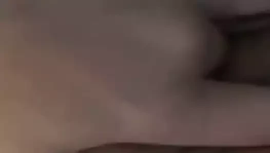 Duştan önce benim kedi ile oynuyor