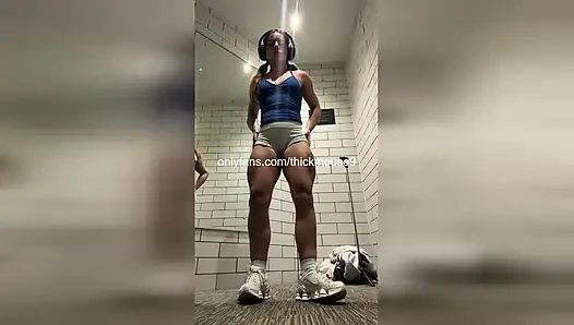 Tiktok canlı "oda arkadaşı şakası": 18 yaşındaki oda arkadaşları raw tarafından çifte penetrasyon