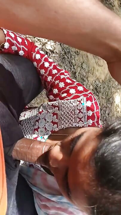 Dışarıda sekste kız arkadaşına yedirilen penis